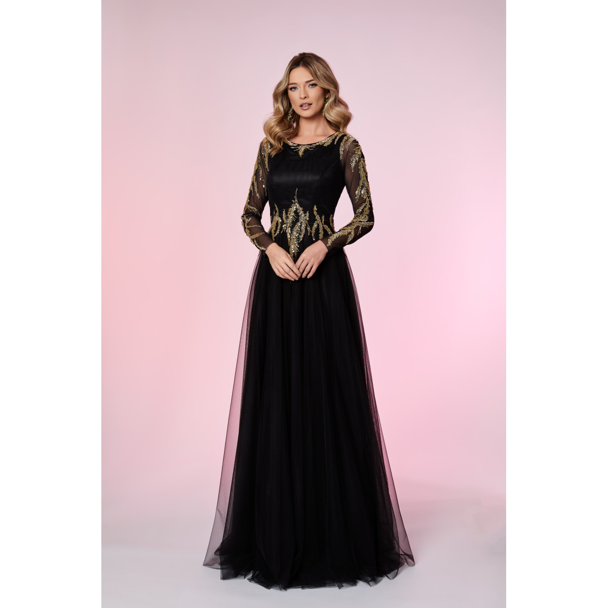 Rochie neagra ornata cu dantela