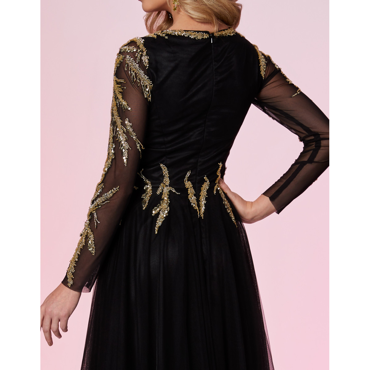 Rochie neagra ornata cu dantela