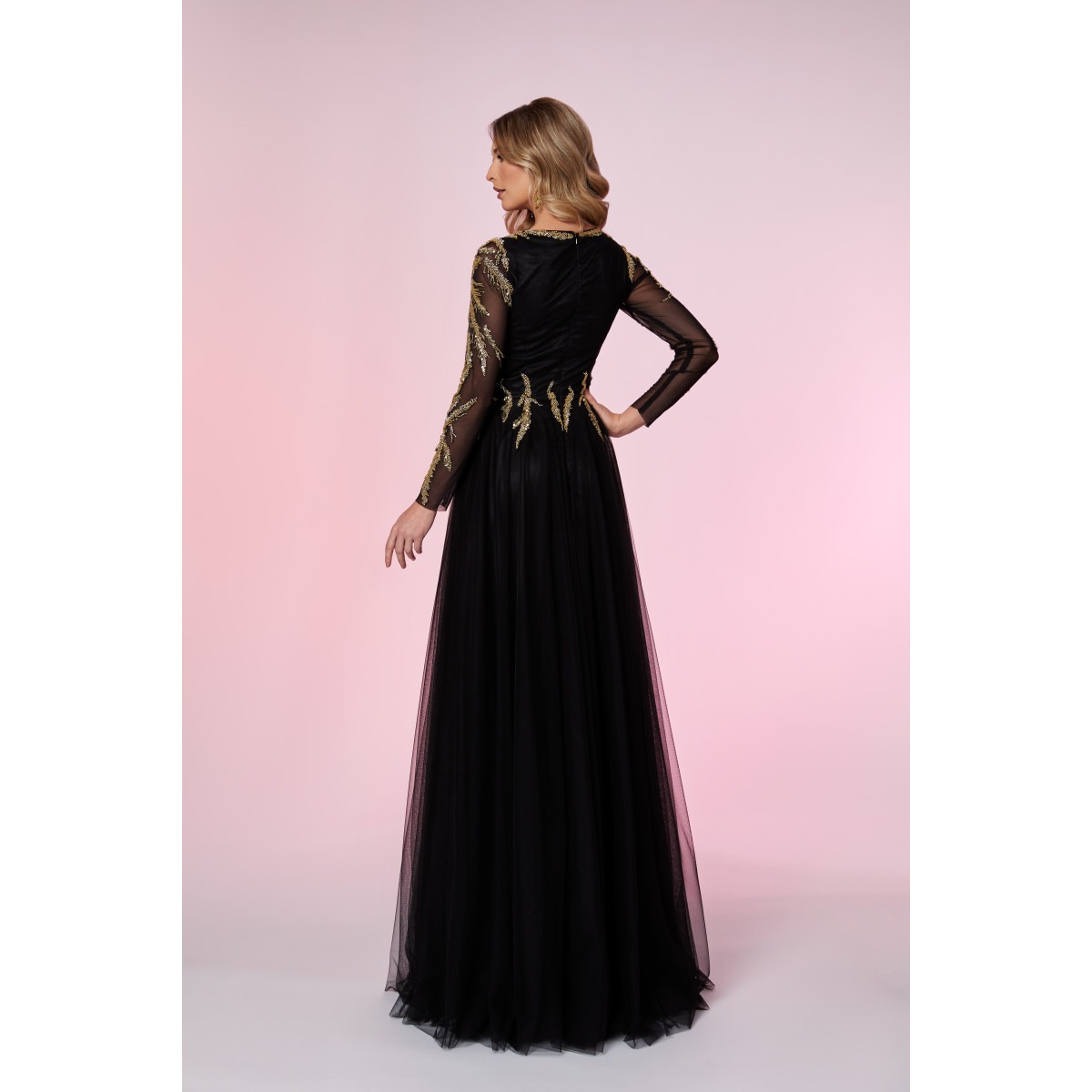Rochie neagra ornata cu dantela