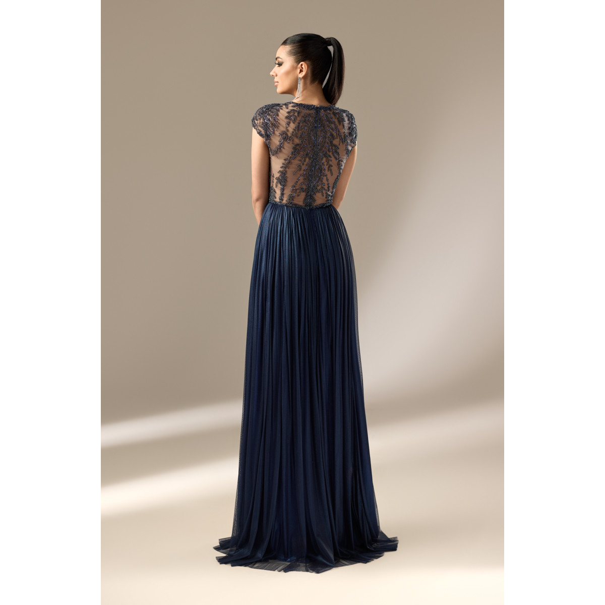 Rochie din Tulle de Matase cu Spate Transparent